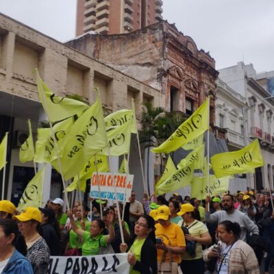 Docentes inician paro divididos tras acuerdo salarial del 5% con el Gobierno