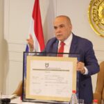 Bachi Núñez presenta su título de médico cirujano en el Senado tras la polémica