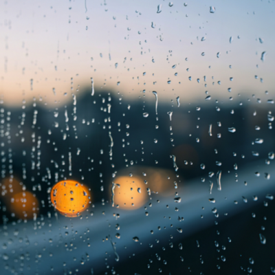 Anuncian lluvias desde hoy: a qué hora se esperan tormentas y cómo seguirá el fin de semana