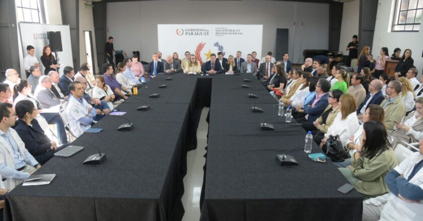 El Gobierno cambia la fórmula para negociar el aumento a médicos