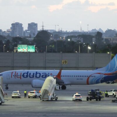 Flydubai aterriza de emergencia tras violento incidente entre pilotos