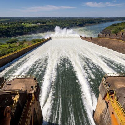 Itaipú regula su embalse tras nuevas lluvias