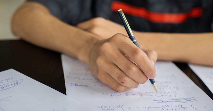 Paraguay retrocede en lectura y ciencias en las pruebas PISA 2025