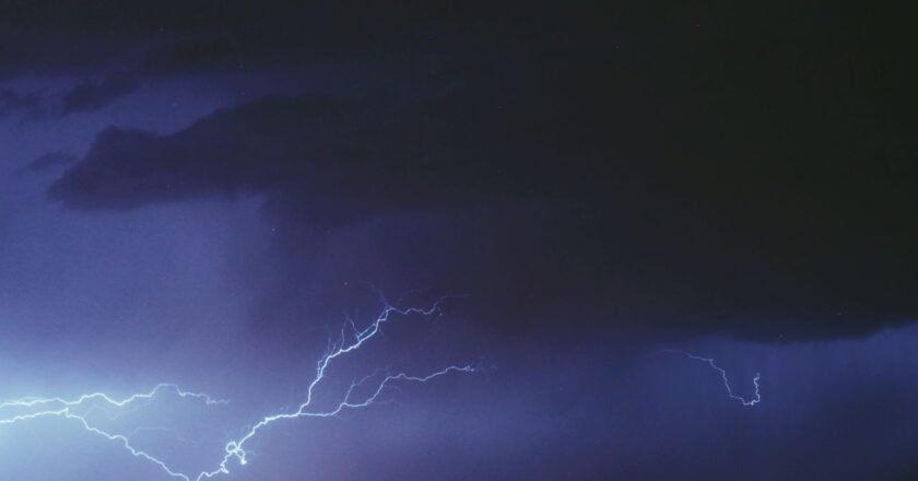 Un sistema de tormentas ingresa al país este viernes, según Meteorología