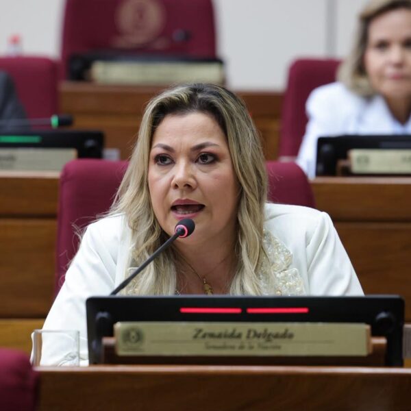 Zenaida se declara inocente y Senado posterga pérdida de investidura hasta el 4 de noviembre