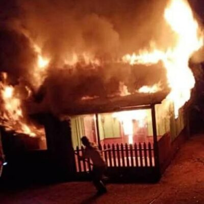 Fuego arrasó planta industrial en Edelira
