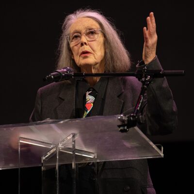 Nobel de Literatura 2026 distingue a Anne Carson por reinventar la tradición clásica