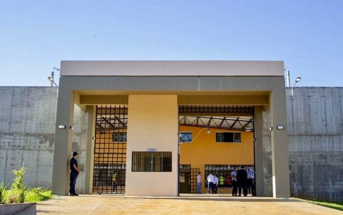 Justicia interviene penal de Emboscada tras fuga de dos reclusos y aprehensión de guardiacárceles