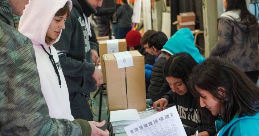 276.491 jóvenes votan por primera vez en las elecciones municipales 2026