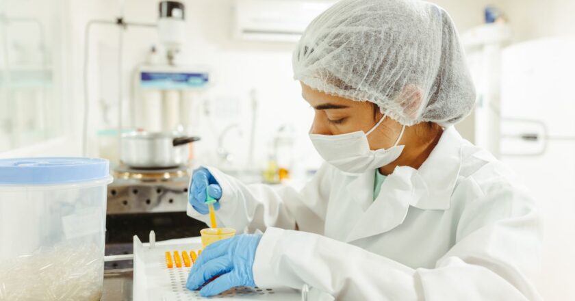 Salud garantiza laboratorios esenciales durante los tres días de huelga que se realizará del 26 al 28 de octubre